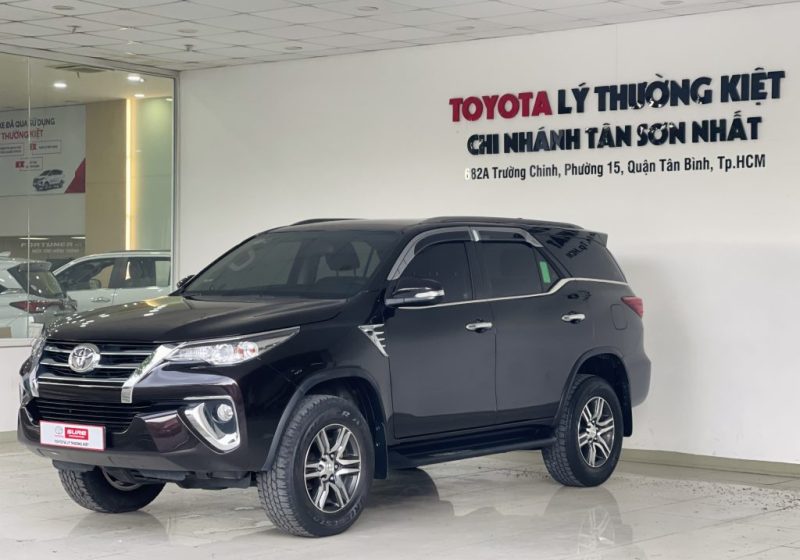 Toyota Fortuner 2.7At 4X2 2017